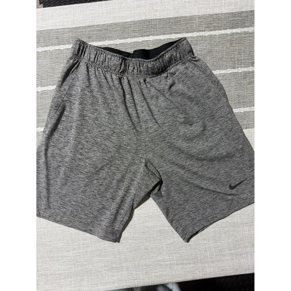 Nike Mens Yoga Shorts Gray Heathered Knit Training Shorts Size S